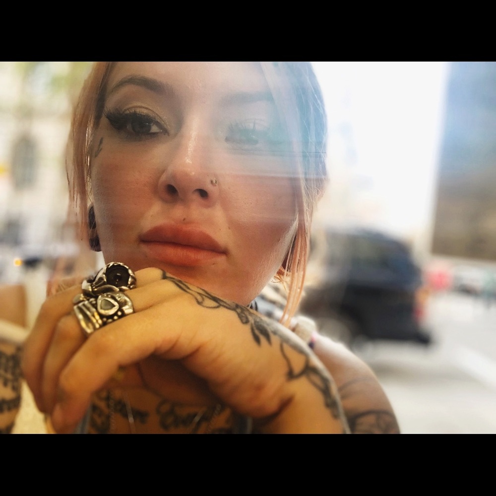 Meet your Posher, Victoria